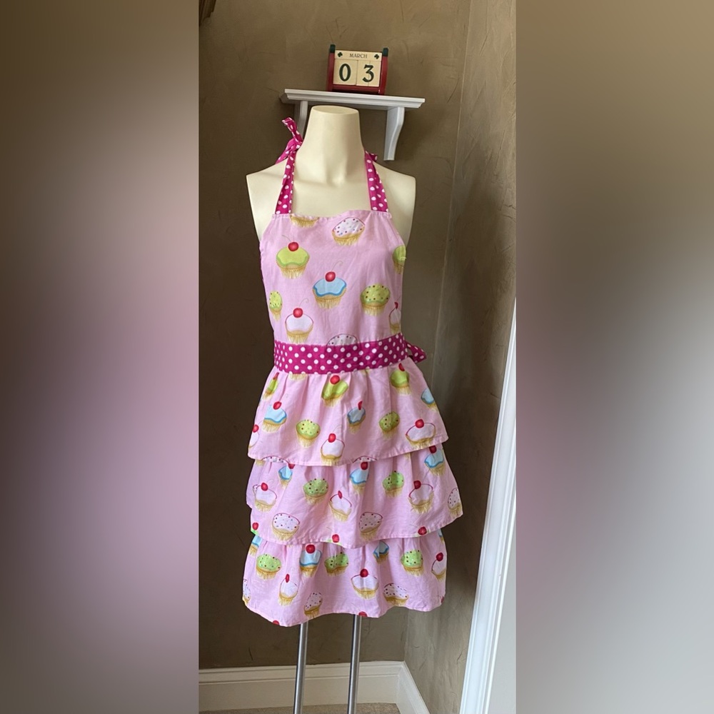 Gourmet Club Pink Cupcake Layered Apron